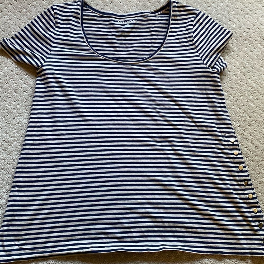 Ann Taylor Black & Beige Striped Side‑Button Top – Size Medium